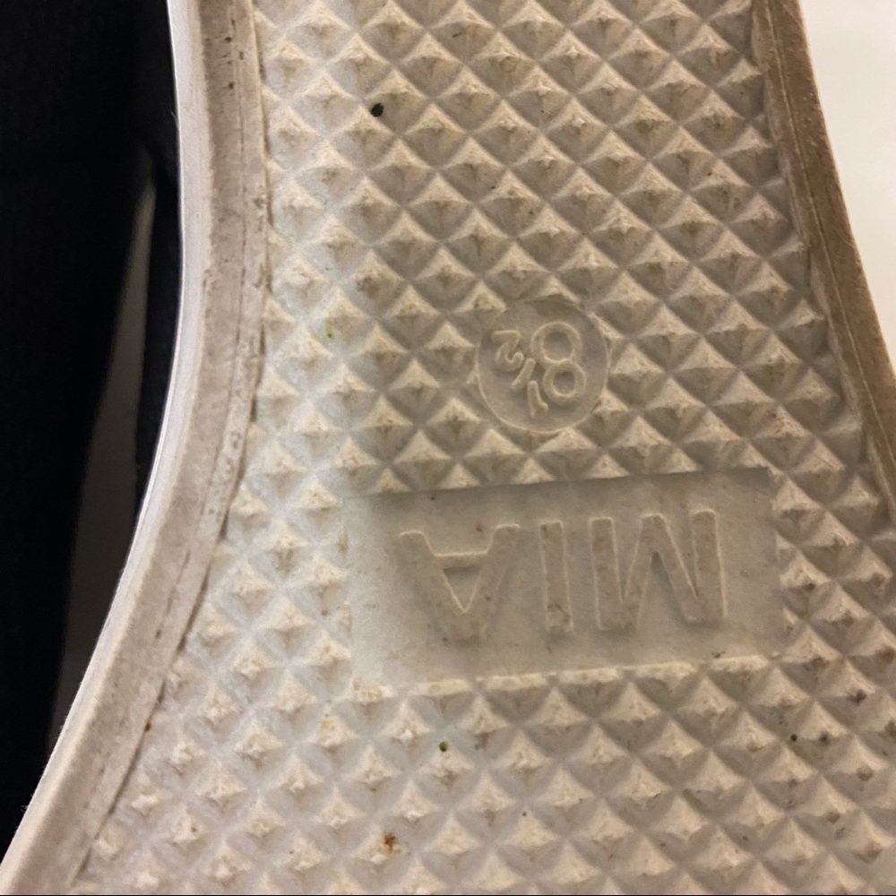EUC MIA Women's Khloey Wedge Sneaker Size 8.5 - Picture 5 of 9